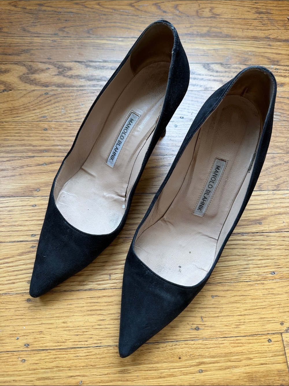 Manolo Blahnik Black Suede Pointed Toe Pumps